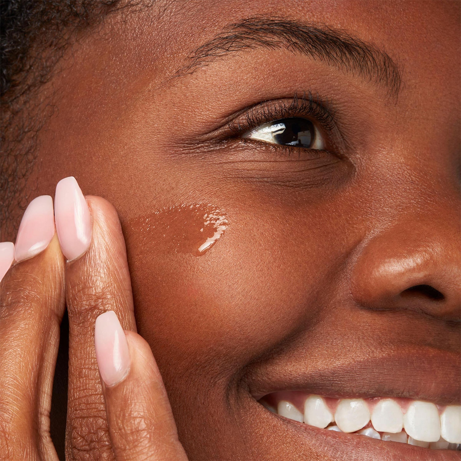 CLEARLY CORRECTIVE DARK SPOT SOLUTION (SUERO FACIAL PARA MANCHAS)